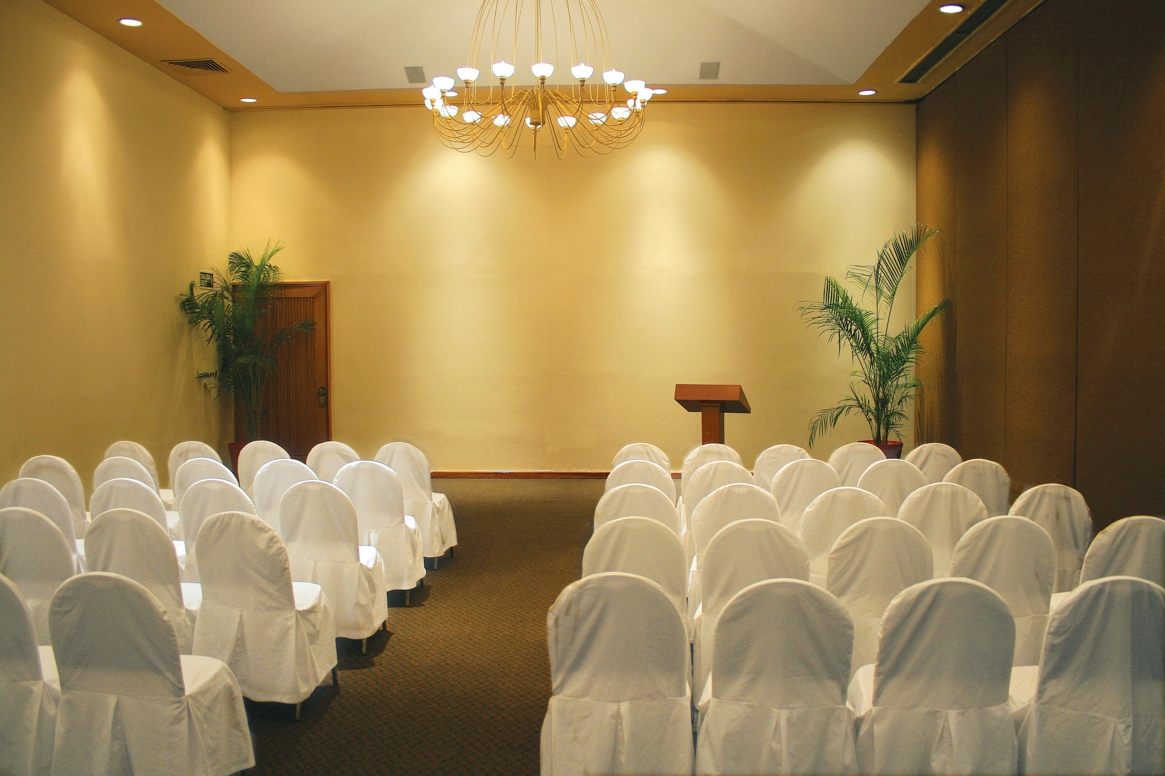 Crown Paradise Golden All Inclusive Resort - Adults Only プエルトバラータ エクステリア 写真 A meeting room at the hotel