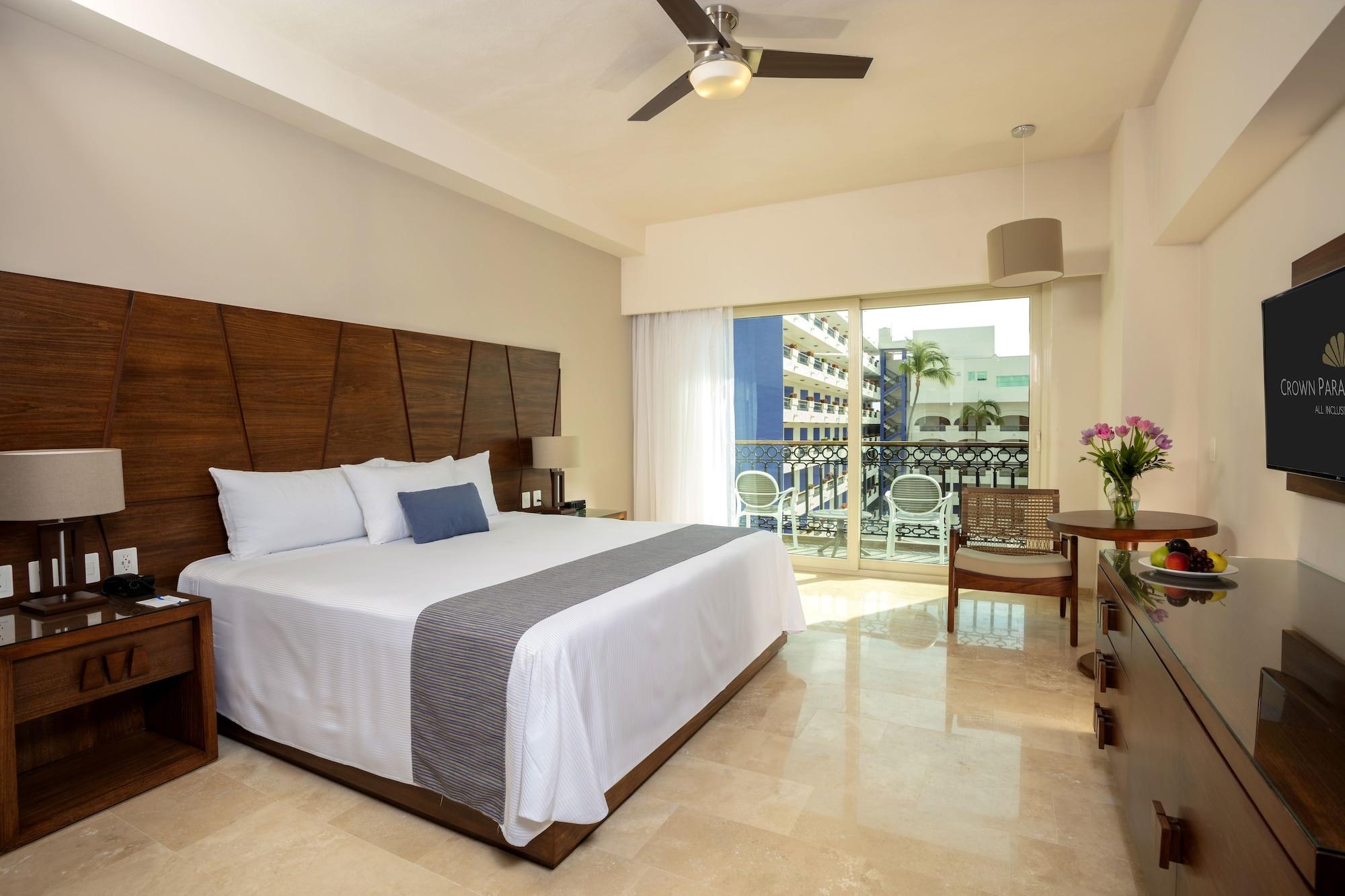 Crown Paradise Golden All Inclusive Resort - Adults Only プエルトバラータ エクステリア 写真 A room at the Grand at Moon Palace