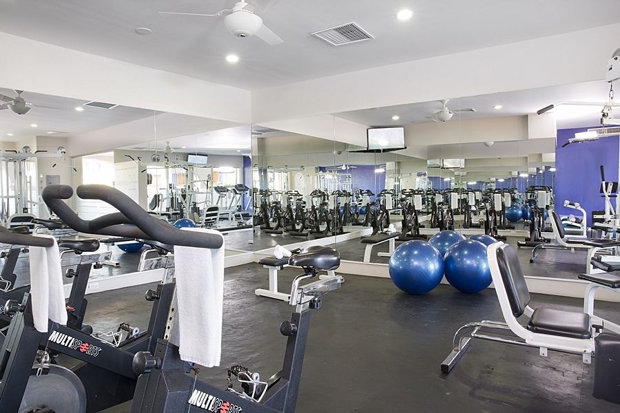 Crown Paradise Golden All Inclusive Resort - Adults Only プエルトバラータ エクステリア 写真 The gym at the hotel